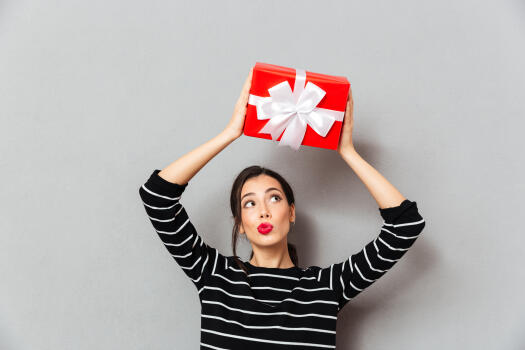 Cum să cumpărați cadouri ieftin: Sfaturi și Trucuri